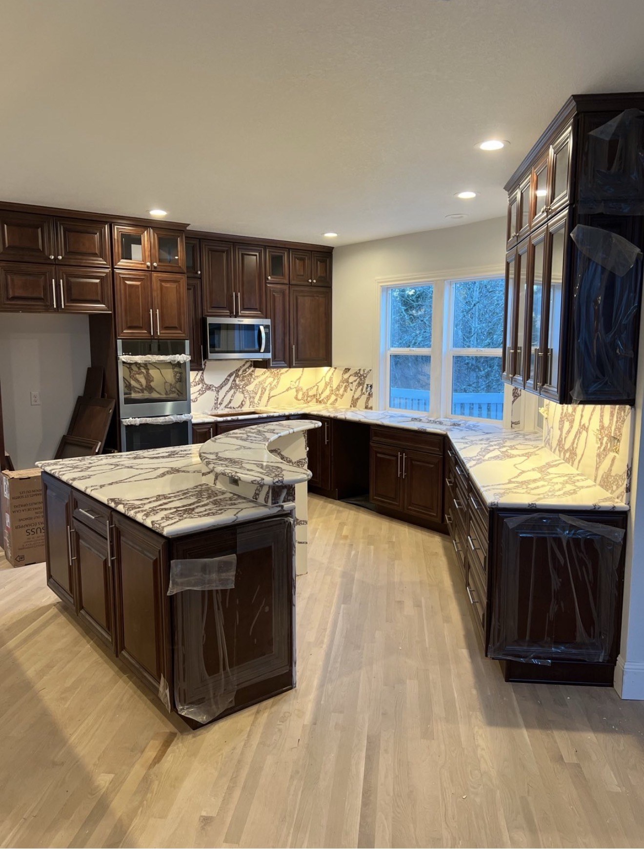 Stone with movement: kitchen countertops & backsplash